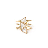Bague Lucie trois anneaux et pierres triangles laiton couleur or